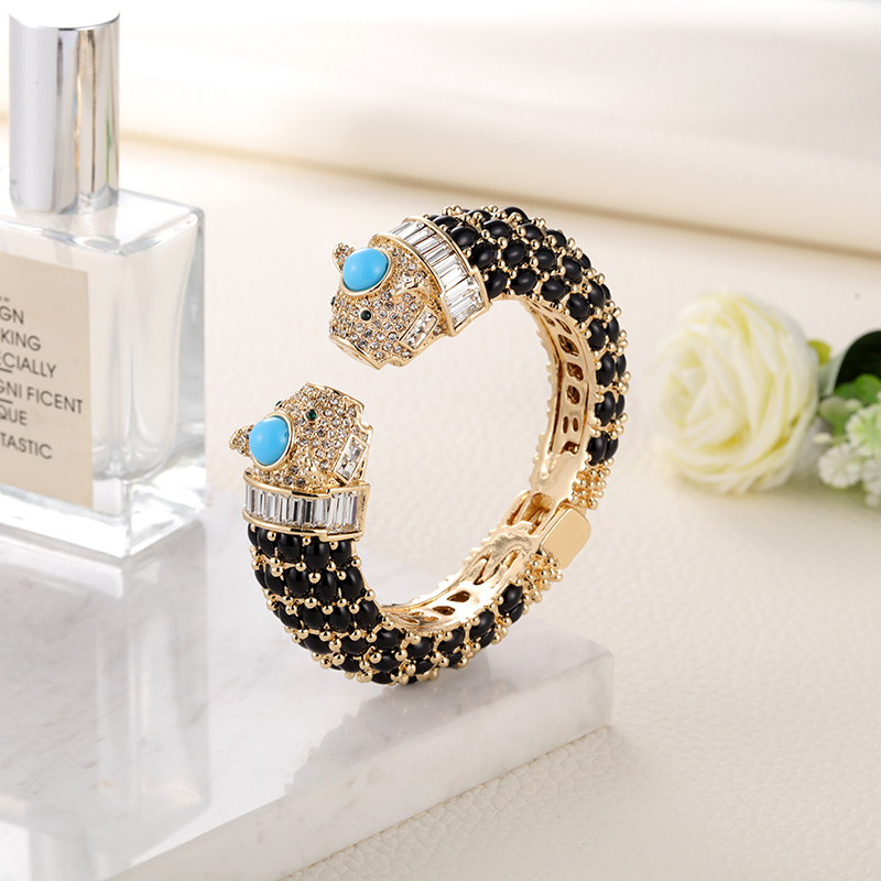 กำไลข้อมือรูปสัตว์ Sally's Par - Paradise Jewelry & Watches Dolphin Mall บทวิจารณ์และราคา